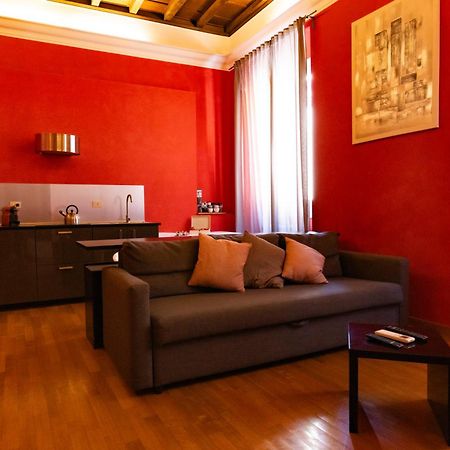 Barberini Apt Close To Fontana Di Trevi Рим Екстериор снимка