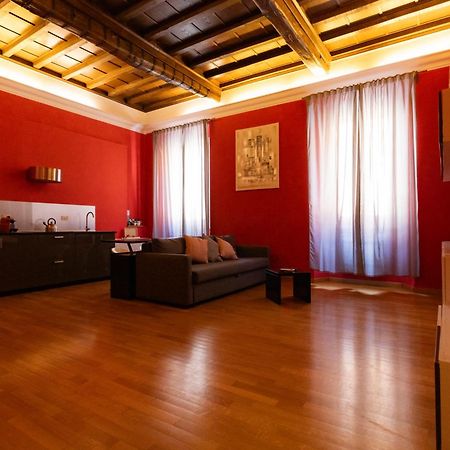 Barberini Apt Close To Fontana Di Trevi Рим Екстериор снимка