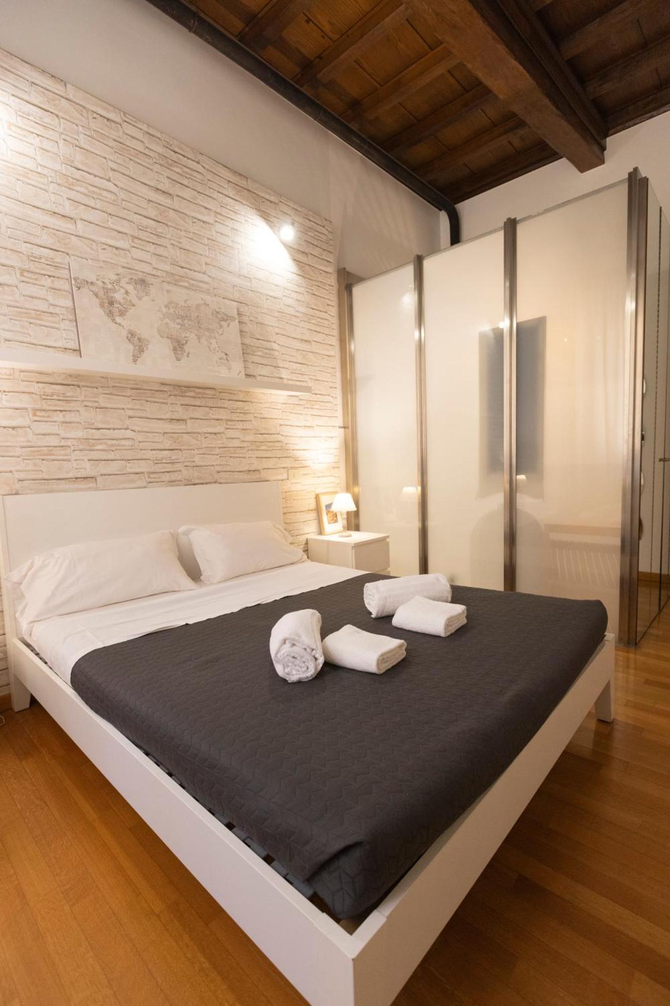 Barberini Apt Close To Fontana Di Trevi Рим Екстериор снимка
